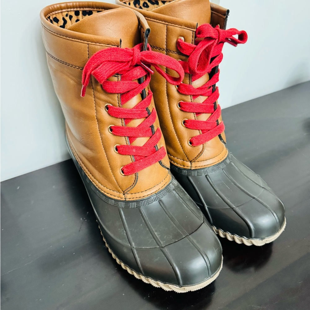 Stylish Brown and Black Women's Boots with Red Laces